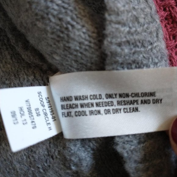 Gap Gray V-Neck Women's Long-Sleeve Sweater - Picture 9 of 13